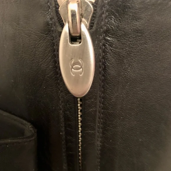 Authentic Chanel black leather boots 35.5 - Picture 6 of 12